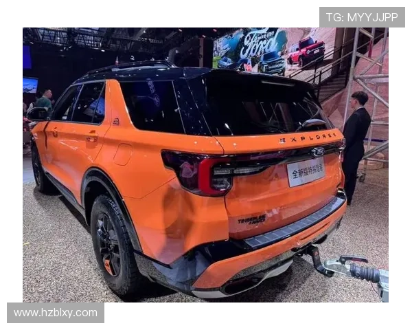 2.3T+10AT+四驱，带拖挂资质，福特全新探险者昆仑巅峰版来了